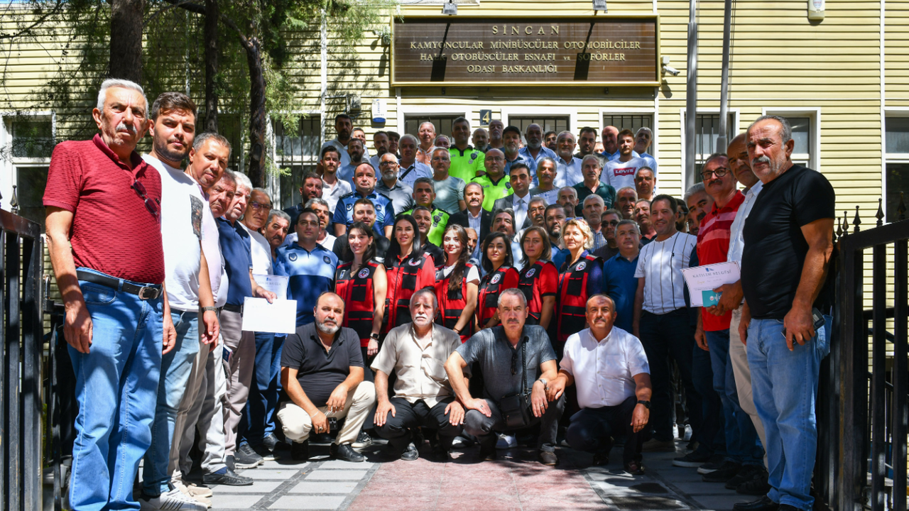 ra Büyükşehir Belediyesi okul servis şoförlerine eğitim veriyor