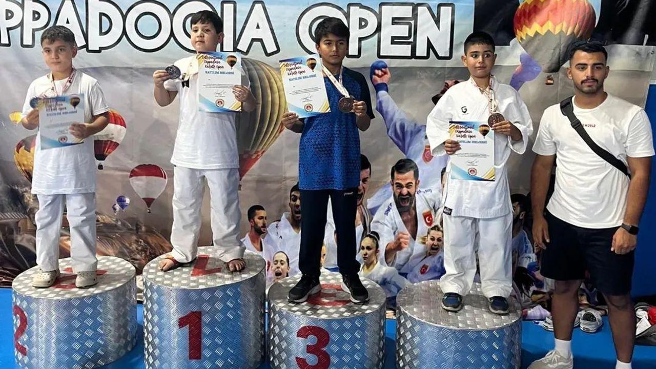 Sporcularımız Kapadokya karate Şampiyonası’ndan madalyalarla döndü