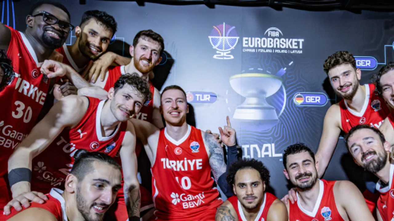 12 Dev Adam tarihi zaferin eşiğinde: Finalde rakip Almanya