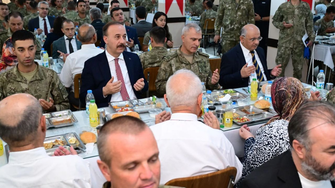 Isparta Valisi  Erin, Gazilerle Komando Tugayı’nda bir araya geldi