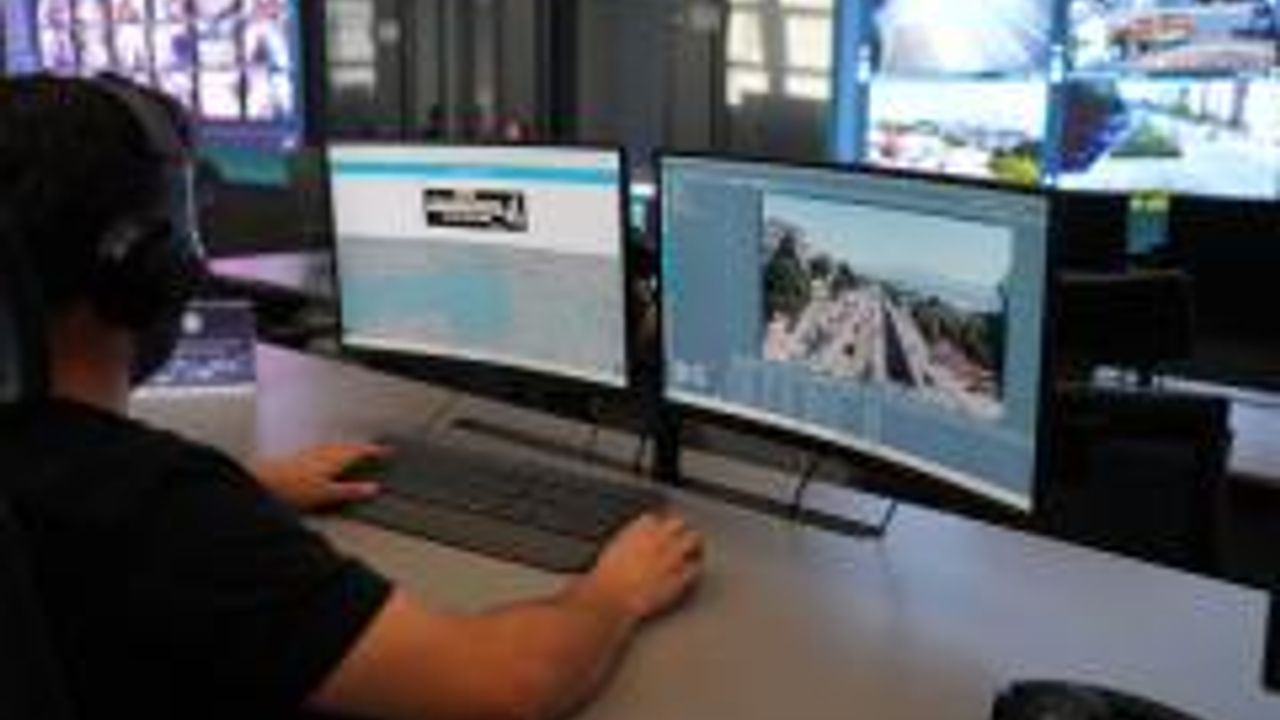 Ulaşım Yönetim Merkezi trafiğin nabzını tutuyor;  Başiskele Kavşak Projesi’nde trafik kontrol altında