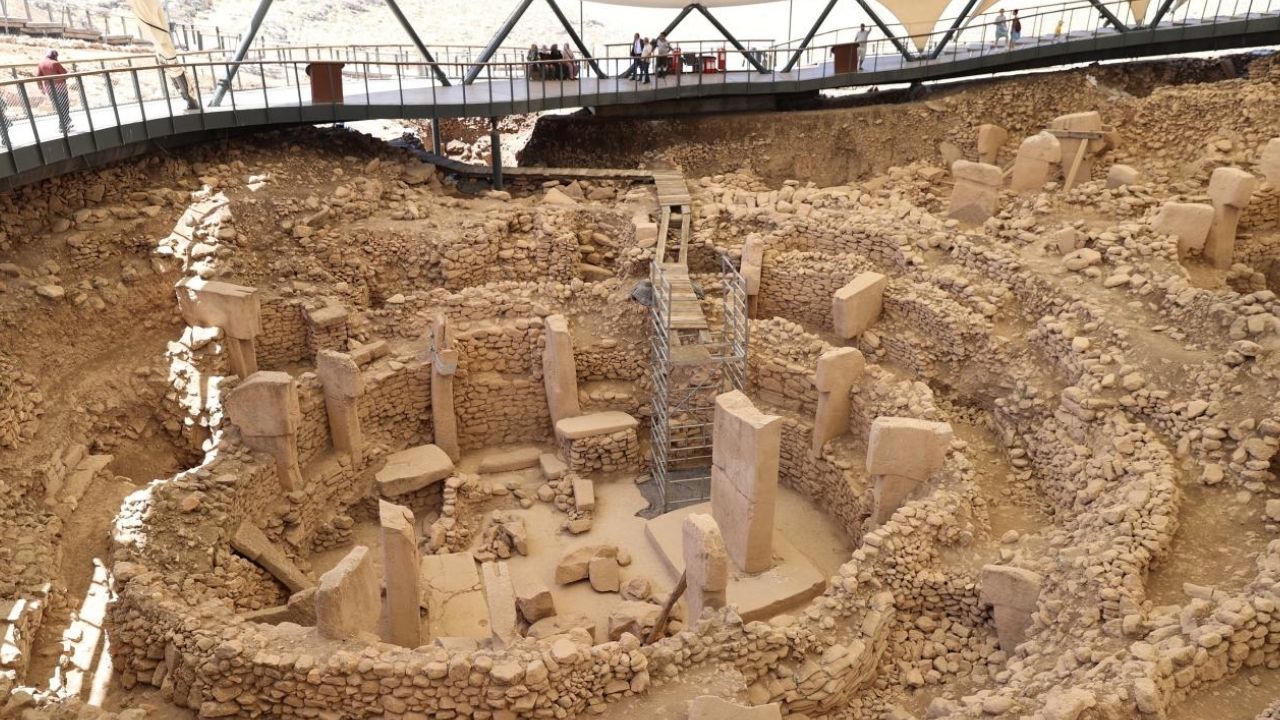 Göbeklitepe’de heyecan yaratan insan heykeli keşfi