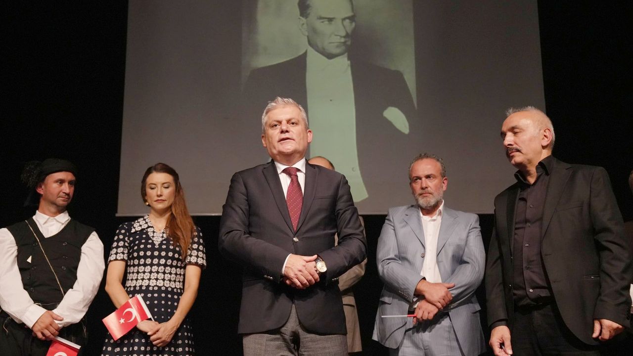 Giresun’da anlamlı tiyatro oyununa büyük ilgi