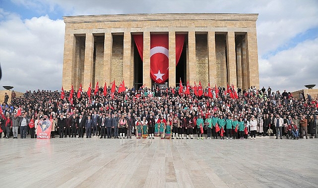 Başkan Özarslan ve Binlerce Keçiörenli Anıtkabir’de Ata’nın Huzurunda