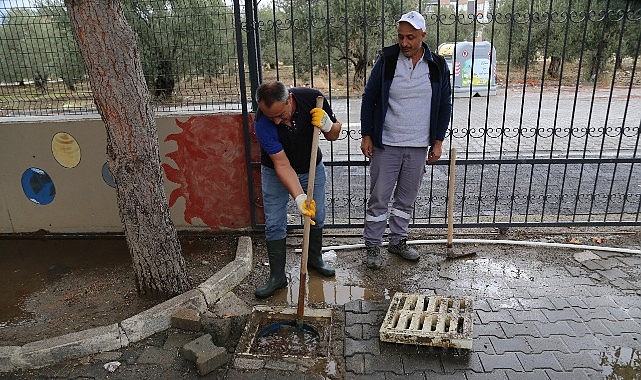 Edremit Belediyesi sağanak yağışlara Karşı 7/24 sahada