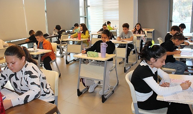 Efes Selçuk Belediyesi’nden öğrencilere anlamlı destek