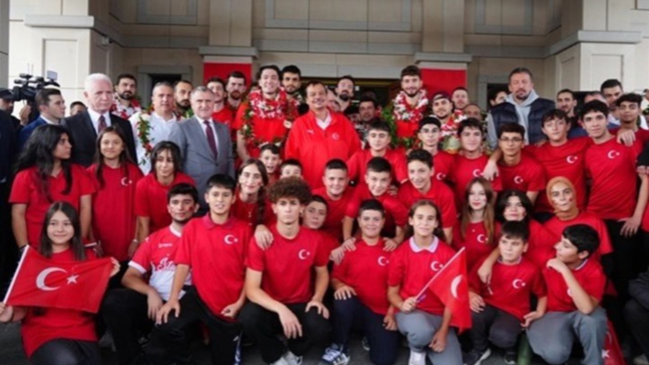 Paralimpik Milli sporcular tarihi başarılara imza attı