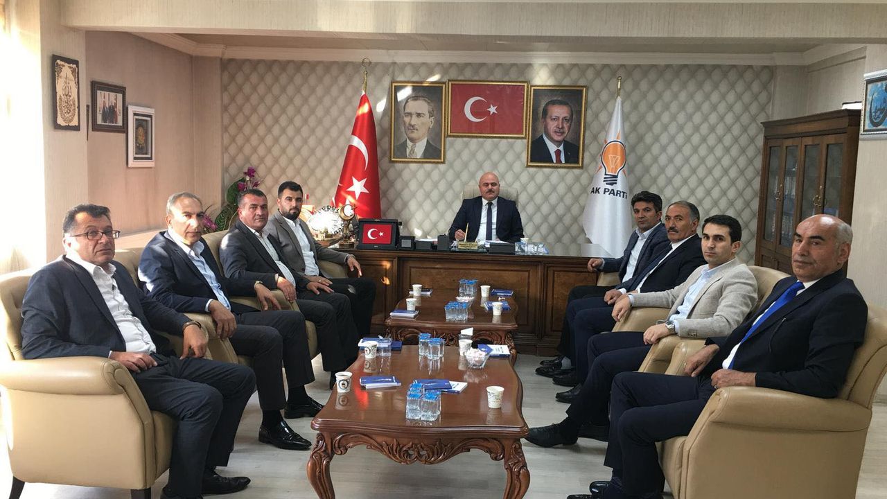 AK Parti Kars İl Başkanlığı’nda Aylık İlçe Başkanları Toplantısı gerçekleştirildi