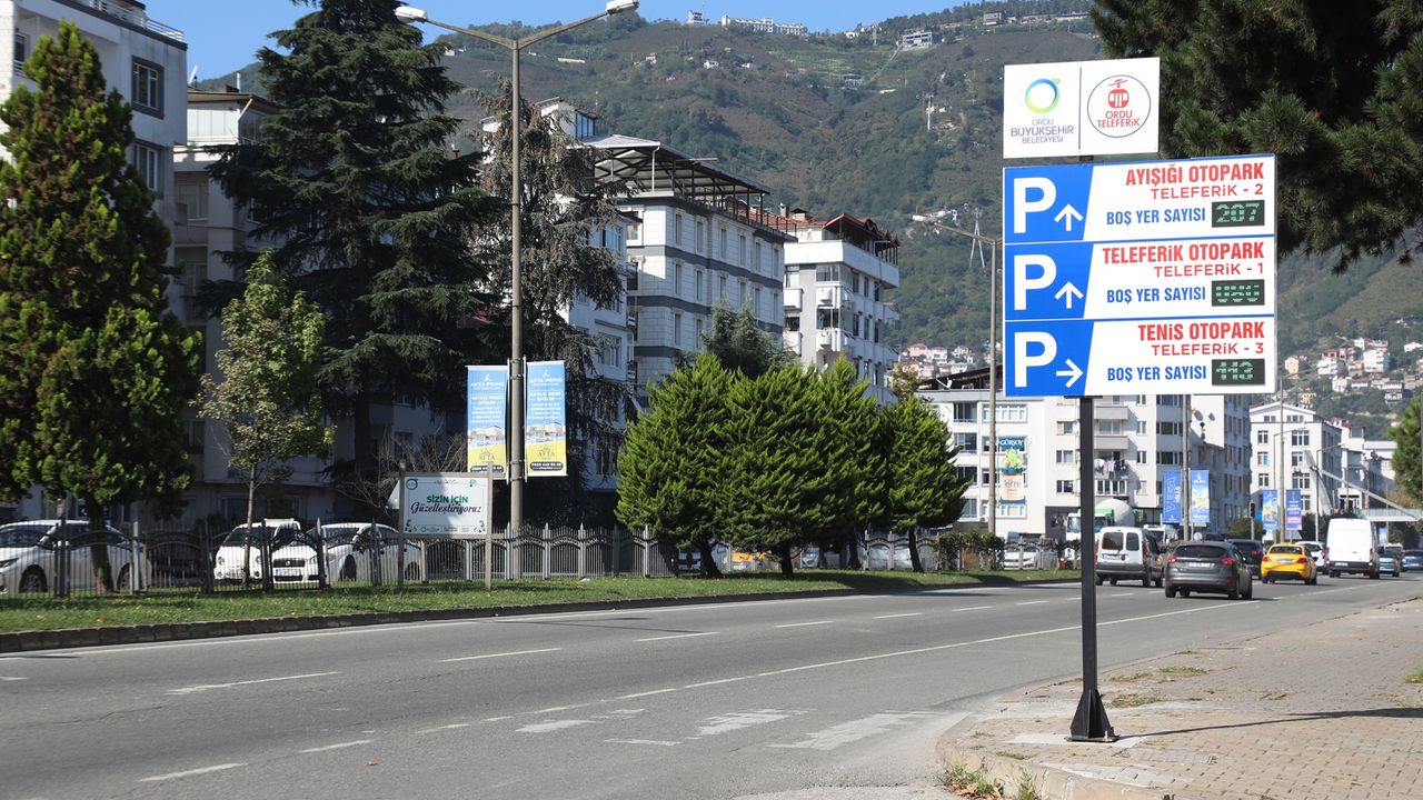 Akıllı otopark panosu hizmete girdi