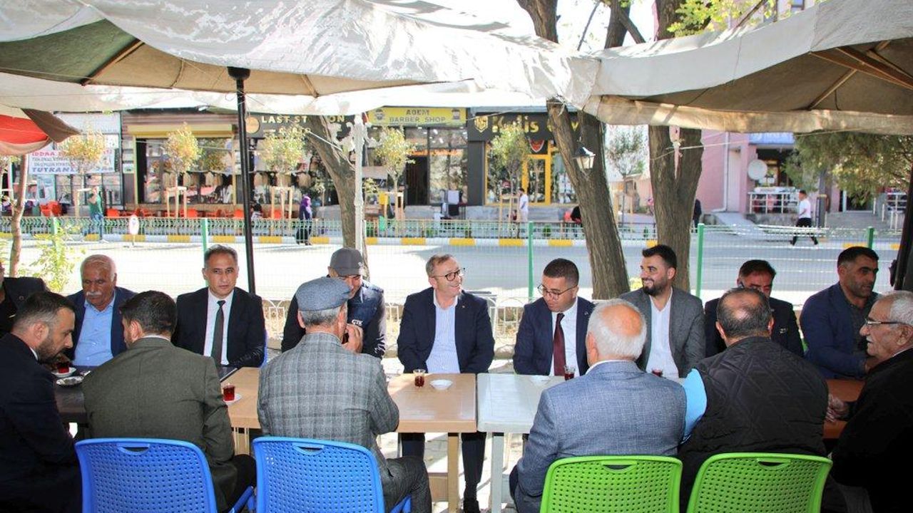 Kars Valisi Ziya Polat, Kağızman’da vatandaşlarla buluştu, esnafı ziyaret etti