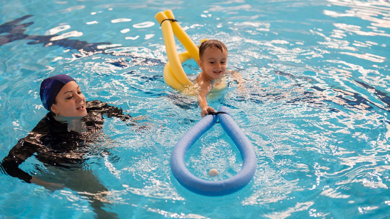 Milas Belediyesi’nden DMD hastası çocuklara havuz desteği