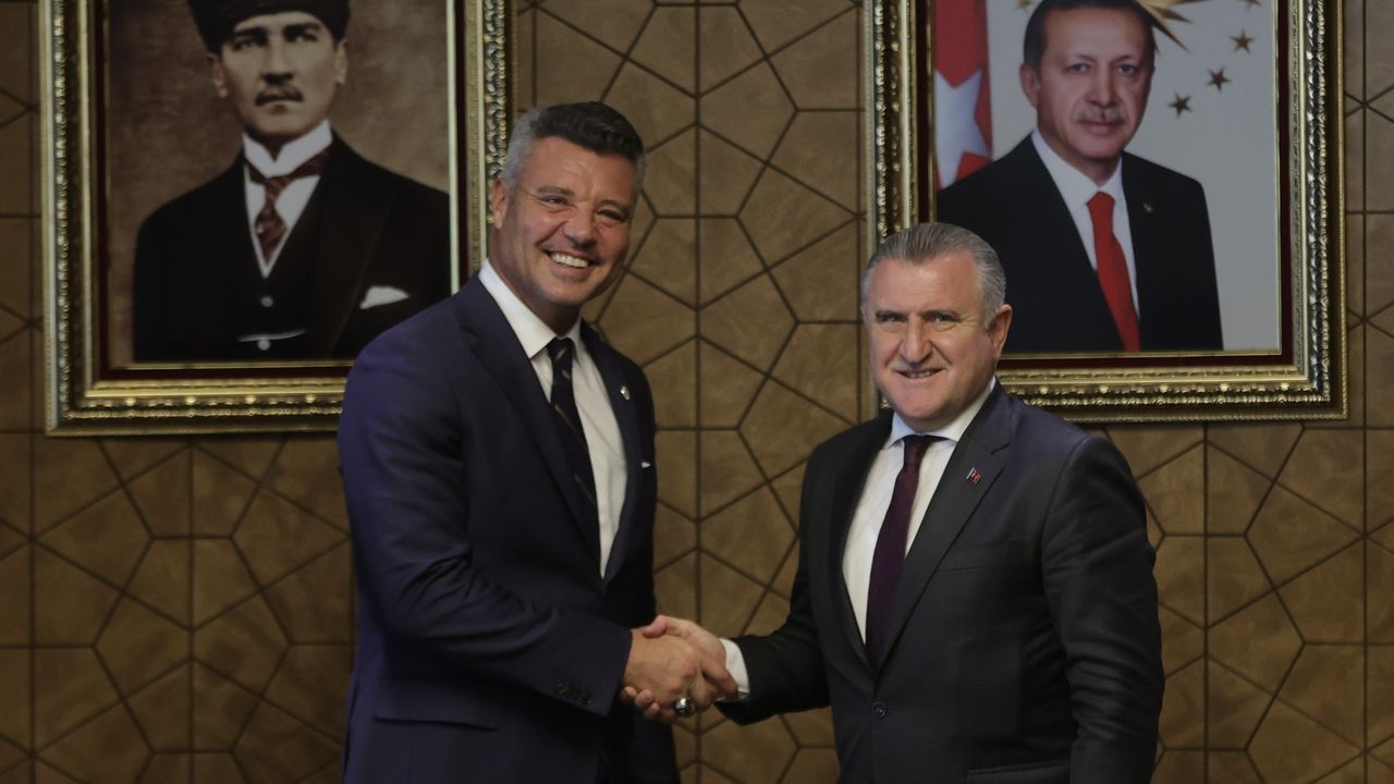 Bakan Bak Fenerbahçe yönetimini kabul etti