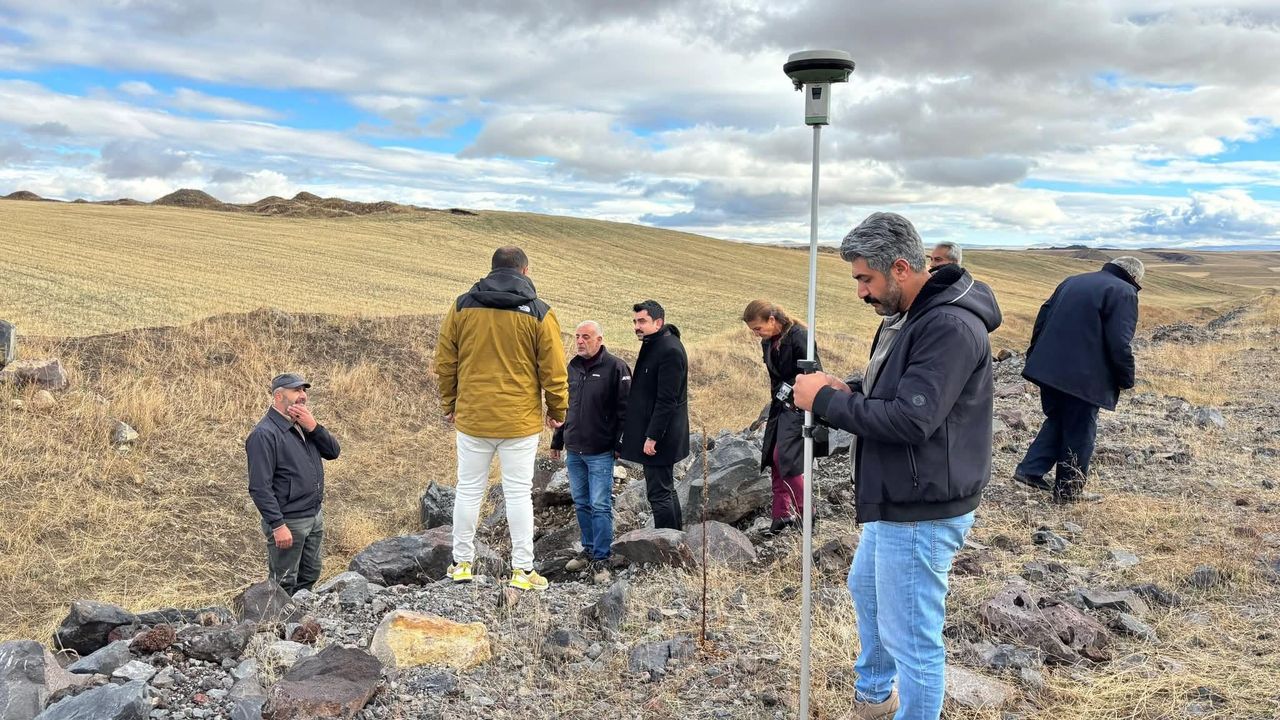 Çamçavuş köyünde içme suyu çalışmaları için arazi incelemesi yapıldı
