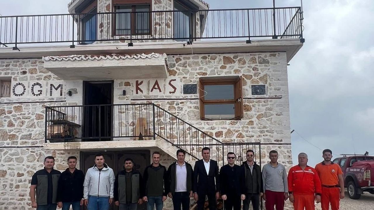 Kaş’ta Kaymakamdan yangın görevli personellere teşekkür ziyareti