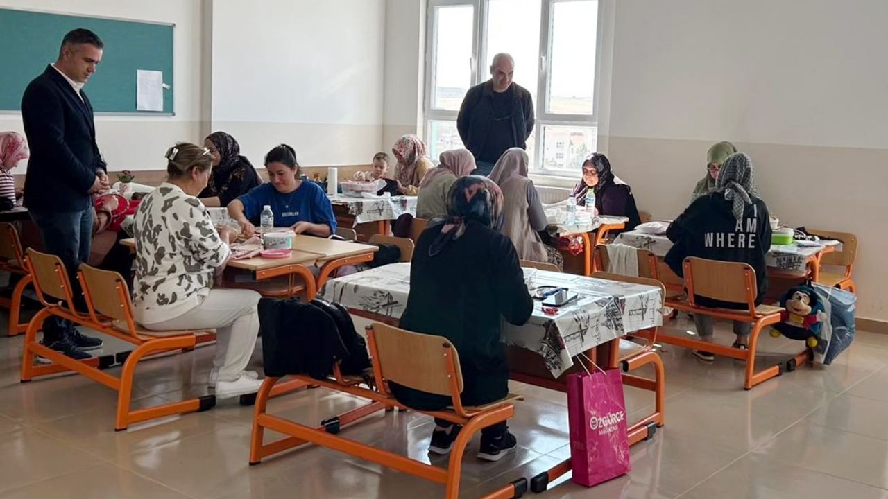 Beypazarı Halk Eğitim merkezi müdüründen kurslara ziyaret