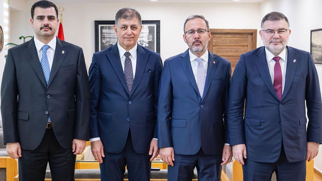 Ak Parti’den İzmir Büyükşehir’e tam destek