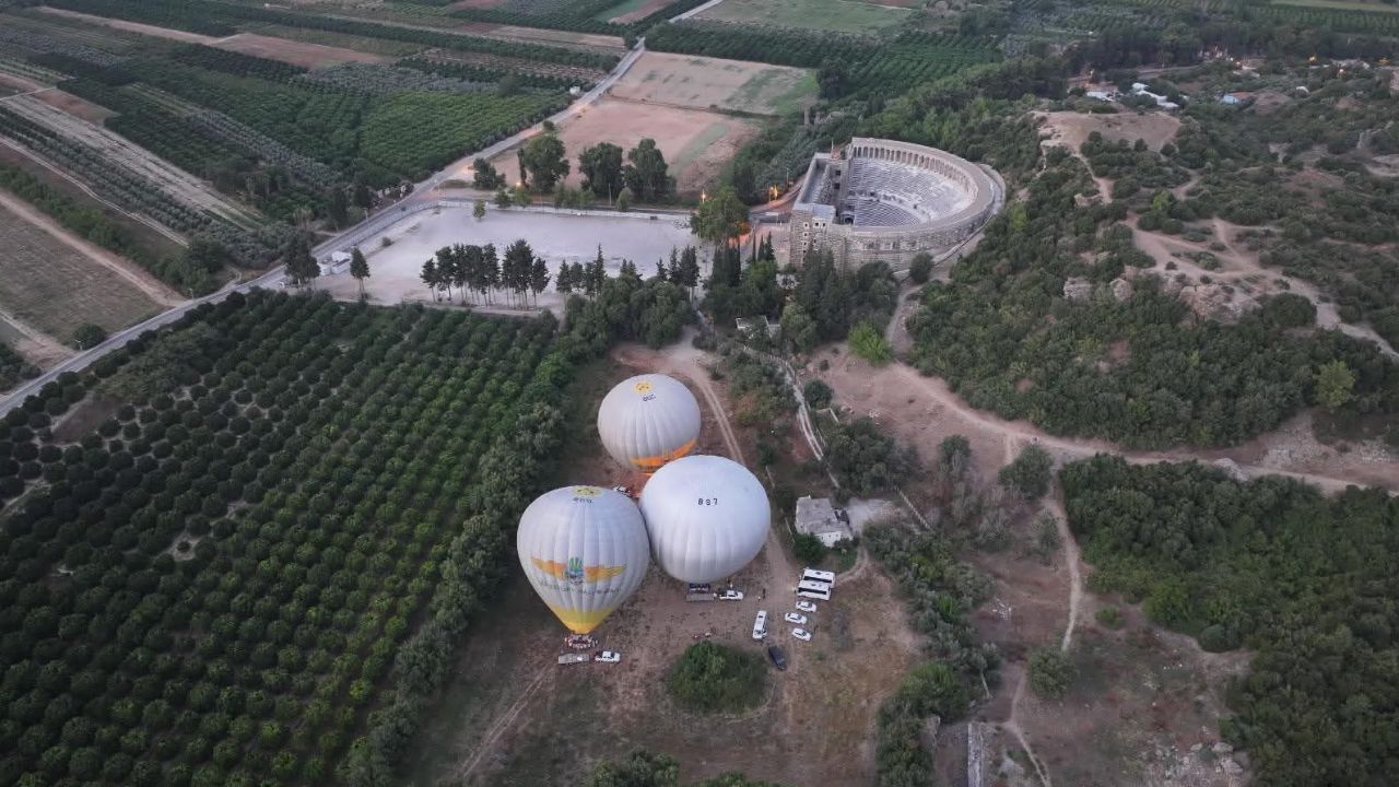 Antalya semalarında süzülen “balonlar” turizme çeşitlilik sunuyor