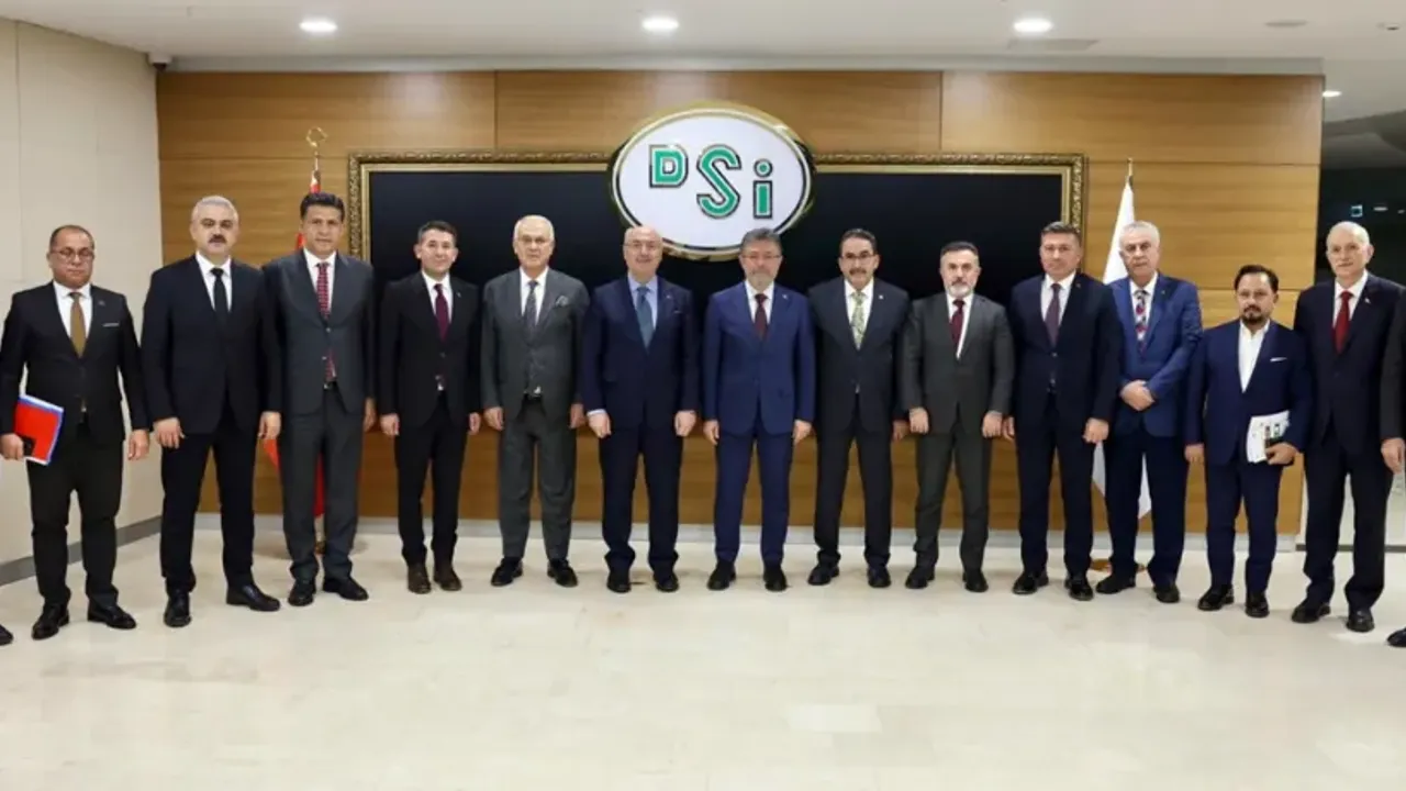 MHP Adana Heyeti Ankara’da Bakanlarla görüştü