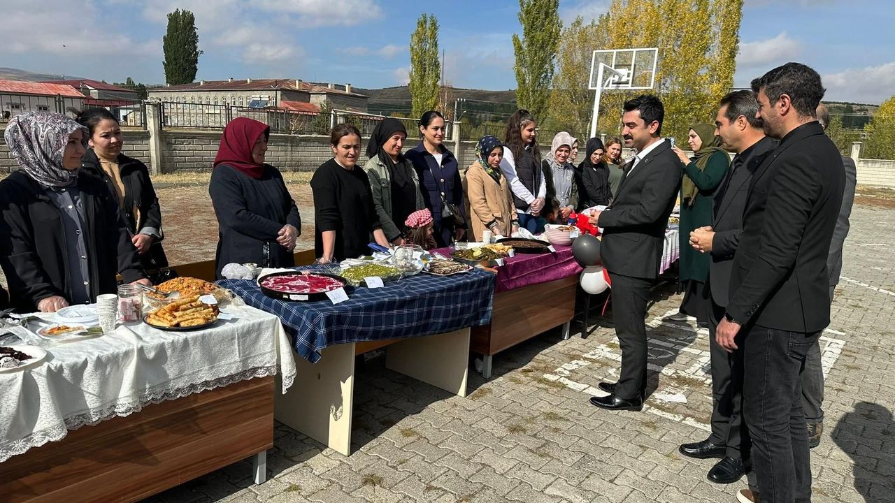 Kaymakam Muhammed Emin Tutal, Filistin yararına düzenlenen kermese katıldı