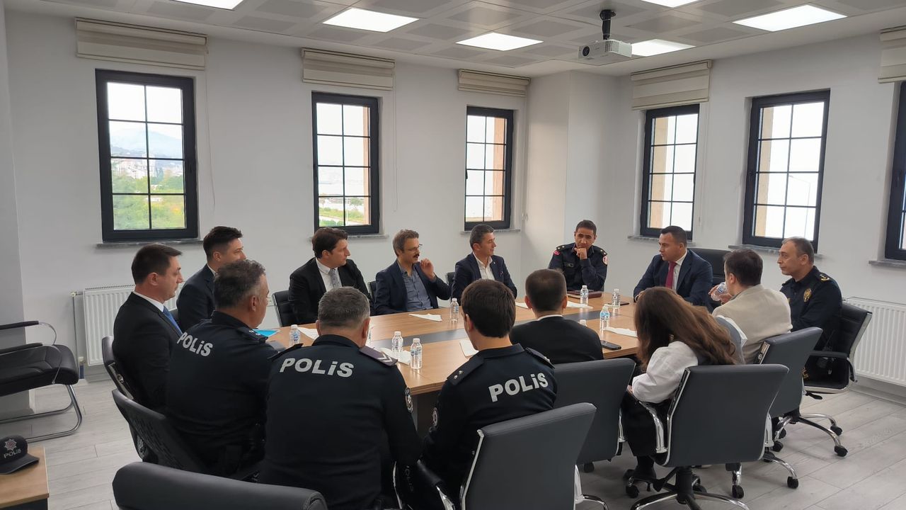 Kaymakam Dr. Uzan; “ Bilgi güvenliği konusunda hem kurumların hem de bireylerin duyarlı olması gerekiyor.”