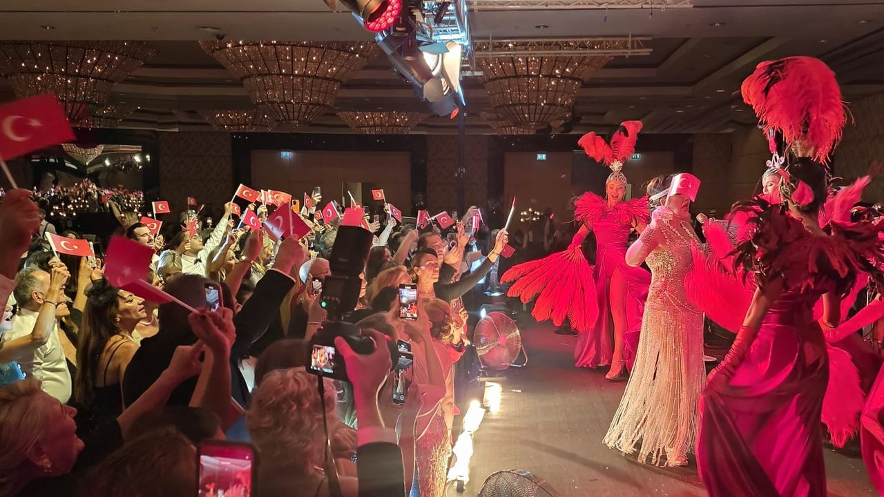 Cumhuriyet’in 102. Yılında Türk Eğitim Derneği’nden anlamlı balo