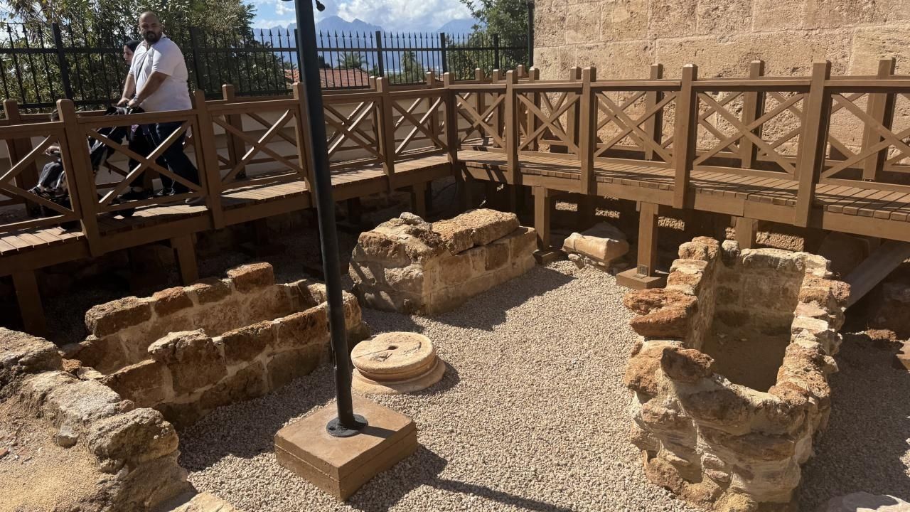 Yivli Minare çevresinde tarih gün yüzüne çıktı: 3 mezar koruma altına alındı