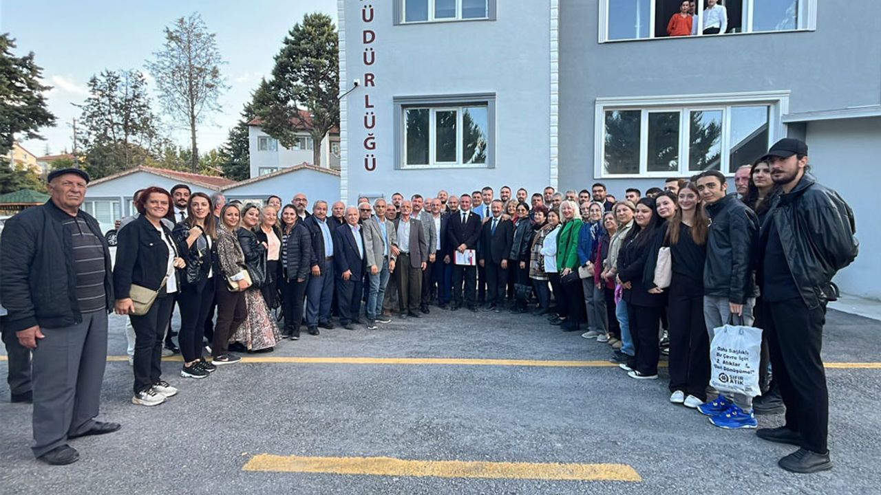 CHP Burdur’da yeni dönem: Barış Ayten mazbatasını aldı
