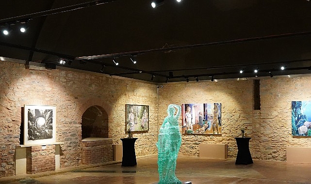 Sanat ve Zarafetin Buluşması: “Birbirine Karşılık Gelen İşaretler” Sergisi Lale Müzesi’nde Açıldı