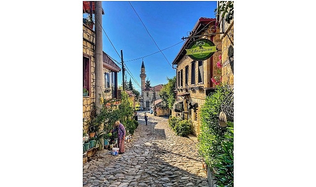 Yeşilyurt Köyü, Sonbaharın Renkleri Eşliğinde Cumhuriyet Coşkusunu Doğada Kutluyor