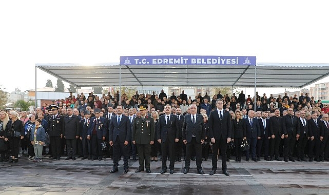 Edremit’te 10 Kasım’da Hayat Durdu