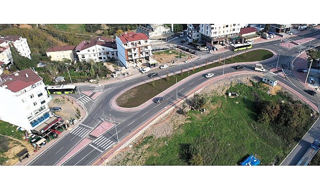 Gebze Dr. Zeki Acar Caddesi’ne dönel kavşak