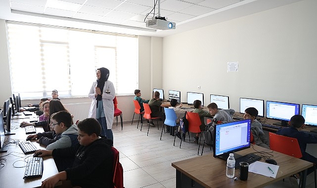 Gençleri Geleceğe Hazırlayan Genç KOMEK Atölye Eğitimleri Başladı