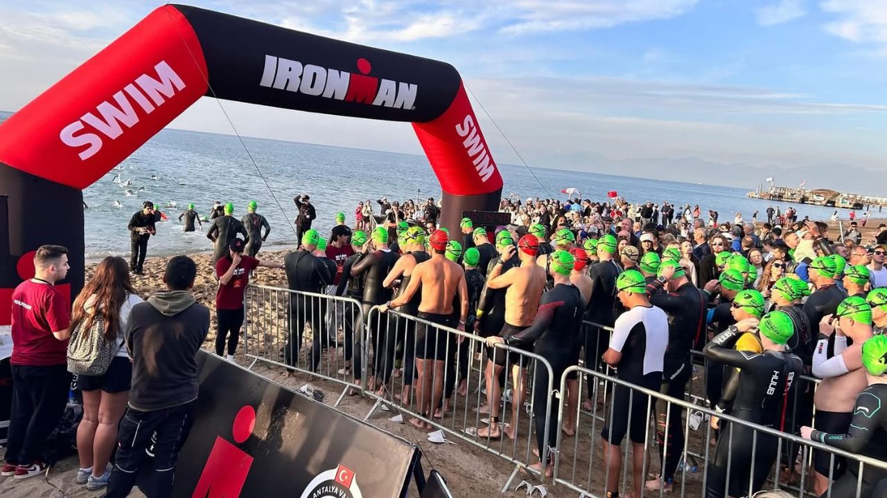 IRONMAN 70.3 Türkiye triatlonu Antalya’da başladı