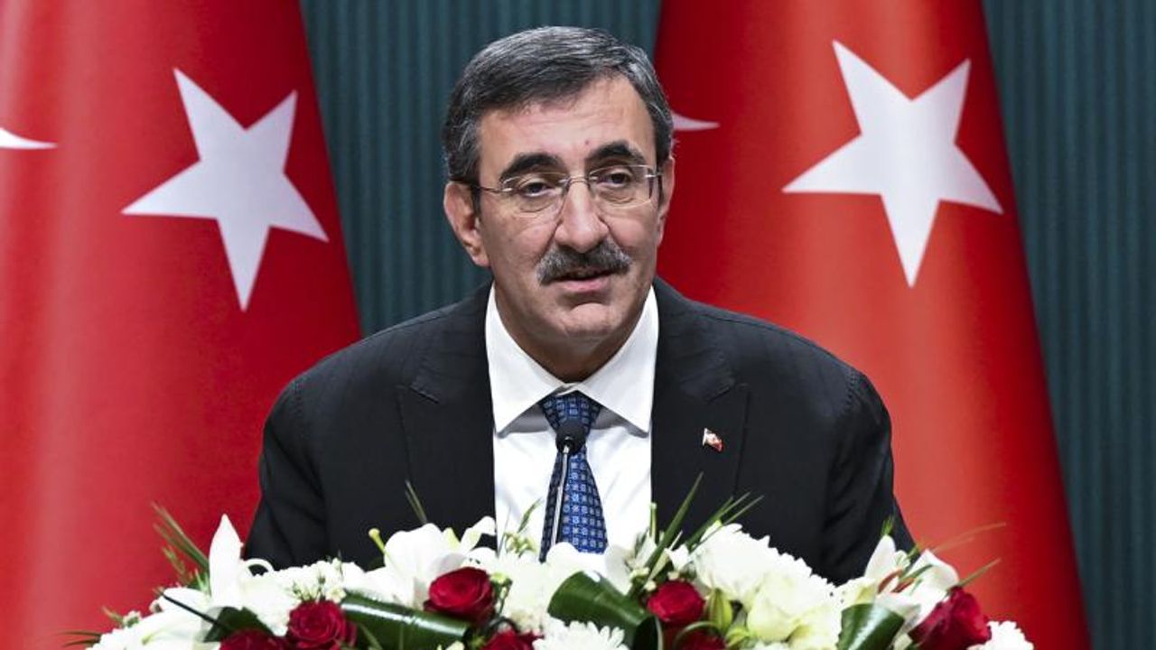 Cevdet Yılmaz: “Enflasyon düşüş eğiliminde, hedeflerle uyumlu ilerliyor”