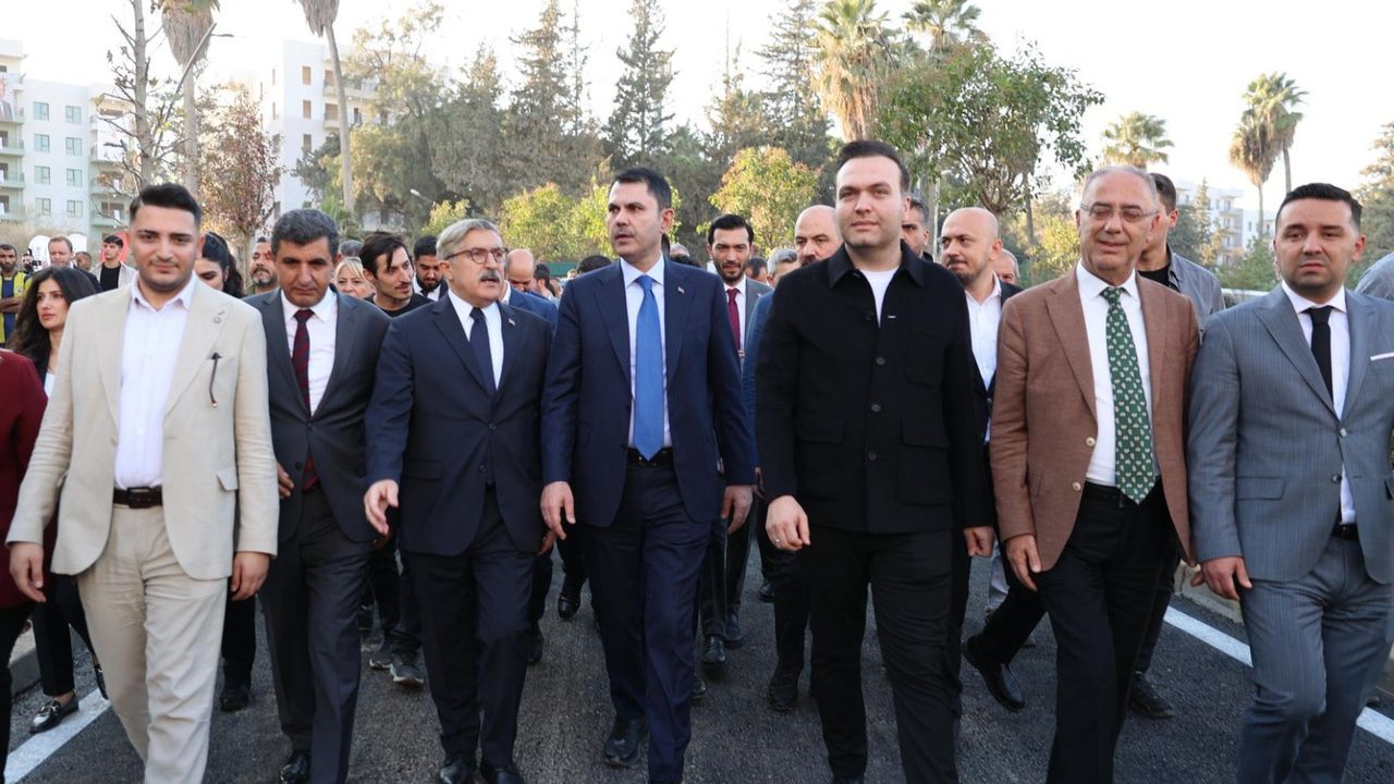 Dünya Asrın İnşasına şaştı kaldı