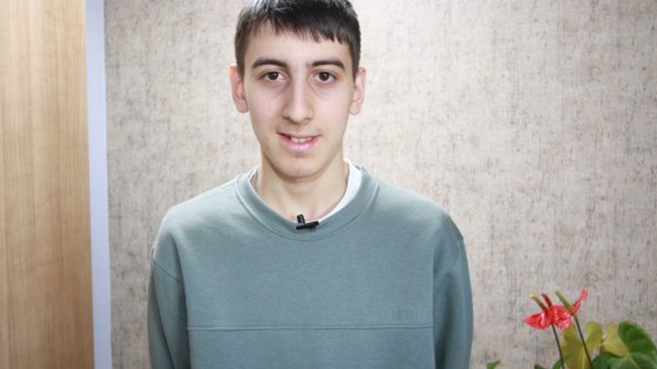 Özel birey Ahmet, Adalet Bakanlığı’nda memur oldu