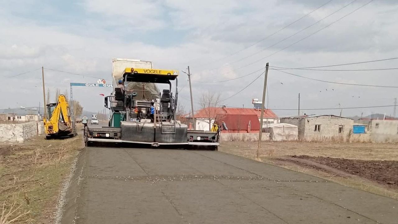 Kars Merkez Dikme Köyü’nde Beton Yol Projesi başladı