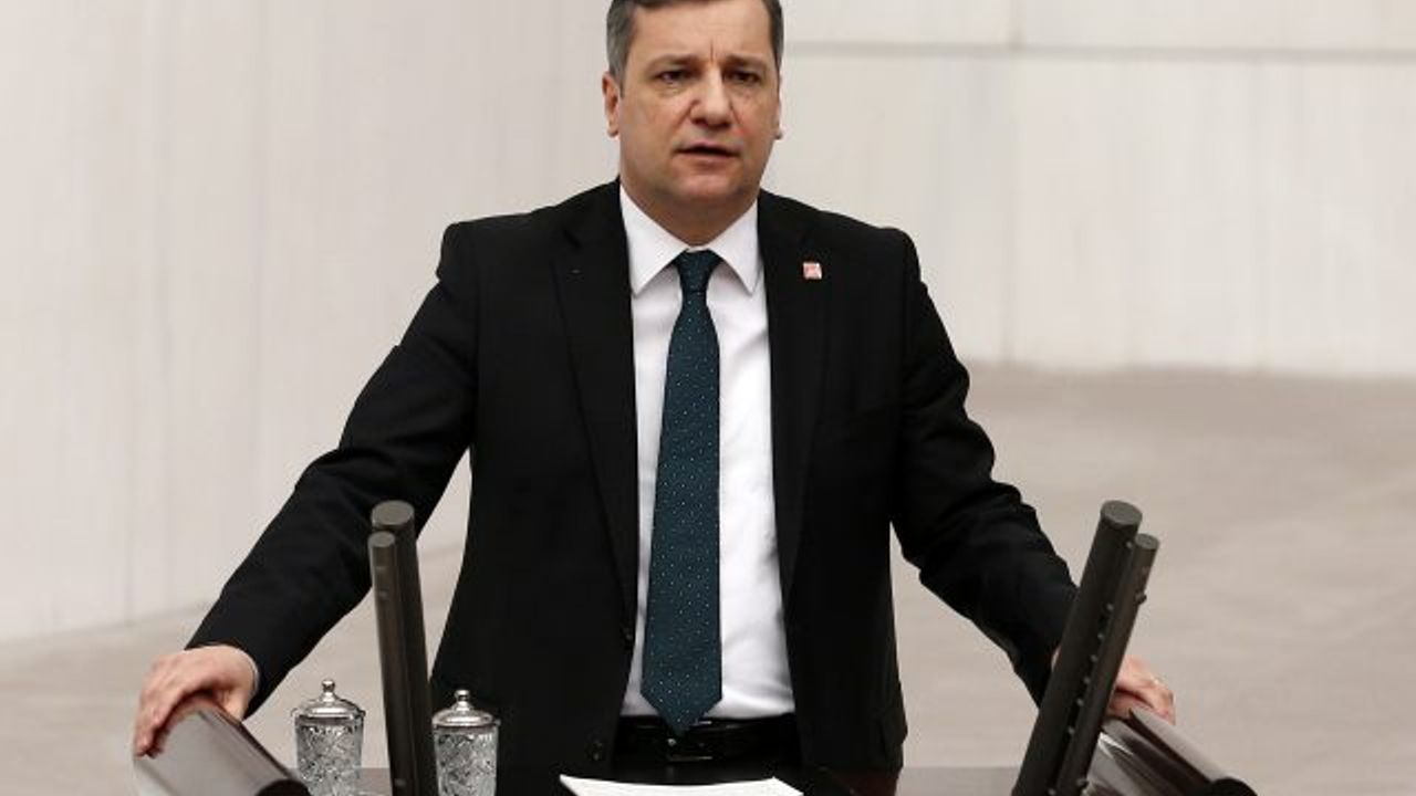 CHP’li Özgür Ceylan’dan çarpıcı iddia: 130 bin mülteci askerlik listesine alındı