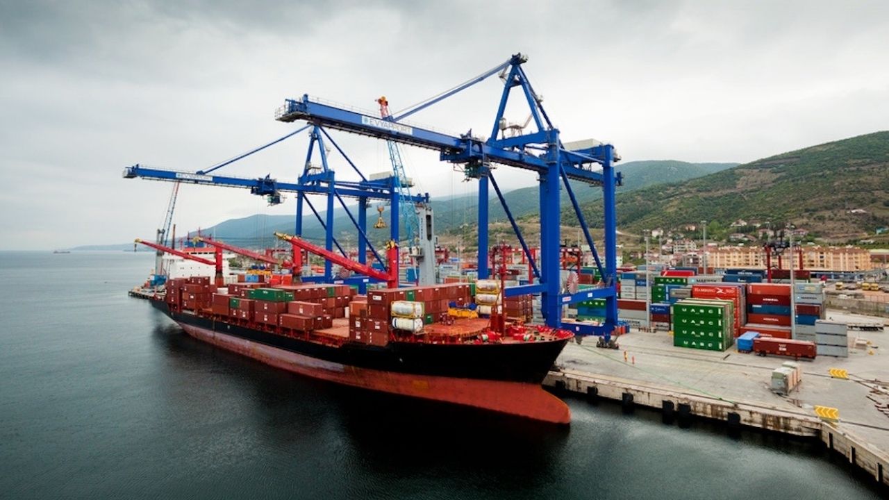 Dış ticaret açığı Ekim’de 7,7 milyar dolara yükseldi