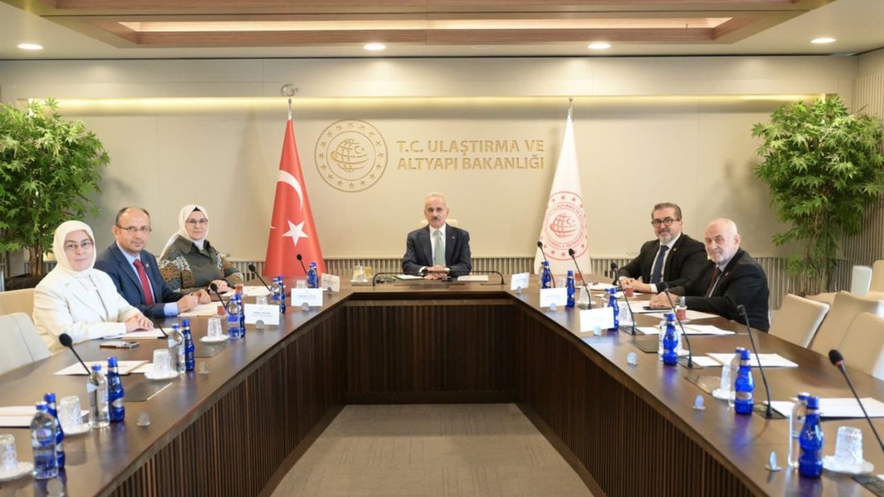 Çocukların Dijital Hakları Sosyal Medya’da Korunacak