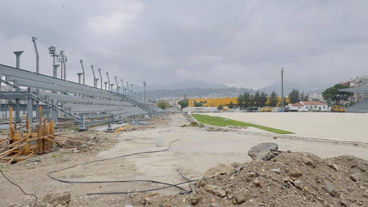 Adnan Menderes Stadı’nın Şubat’a yetişmesi bekleniyor