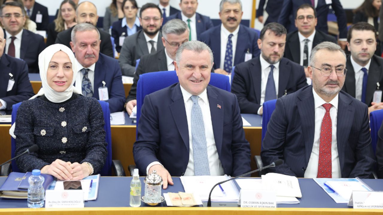 Bak’tan Kırmızı Kart’a “VAR’dan döner” Cevabı