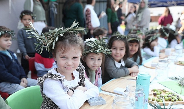 Şakran’da 6. Geleneksel Zeytin Kırma Şenliği Düzenlendi