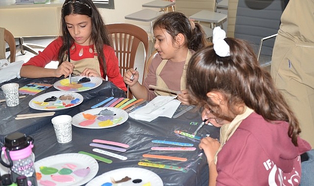 Üretici Memnun, Tüketici Memnun: Üretici Pazarı Efes Tarlası Yaşam Köyü’nde bereketiyle devam ediyor