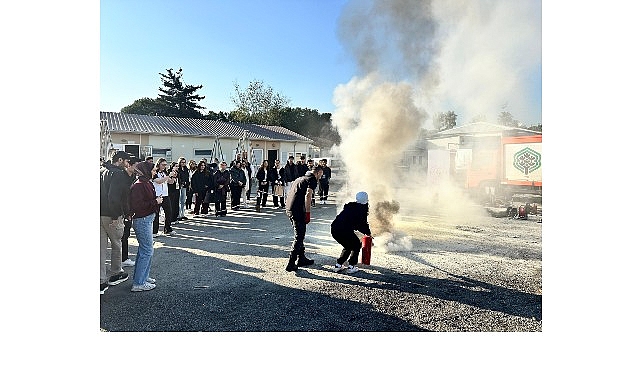 Bakırköy Belediyesi’nden geleceğin hemşirelerine afet eğitimi