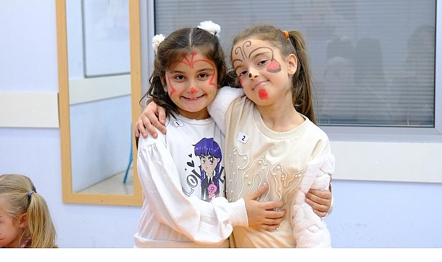 Büyükakın: “Kadınlar, hayatın merkezinde yer alıyor”