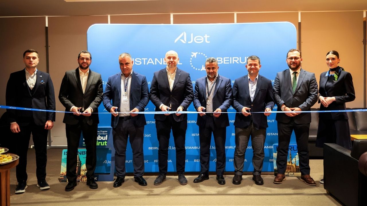 AJet, İstanbul–Beyrut hattını açtı: İlk uçuşa törenle karşılama