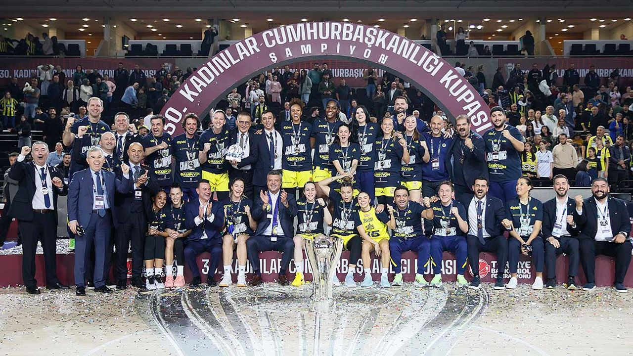 Fenerbahçe Opet, Cumhurbaşkanlığı Kupası’nda yine zirvede