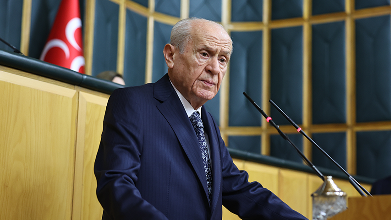 Bahçeli: “Hayırdır Özgür Bey, darbe mi düşünüyorsun”