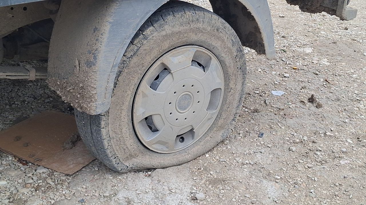 Beypazarı’nda çok sayıda aracın lastiği kesildi